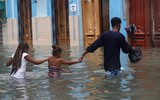 Siêu bão Irma đổ bộ, khiến thủ đô Cuba thành biển nước