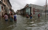 Siêu bão Irma đổ bộ, khiến thủ đô Cuba thành biển nước