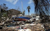 Florida Mỹ, tan hoang, tối tăm, lụt lội sau khi siêu bão Irma tràn qua