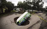 Florida Mỹ, tan hoang, tối tăm, lụt lội sau khi siêu bão Irma tràn qua