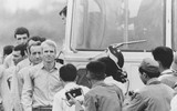 Thượng nghị sĩ John McCain đối mặt với sự sống mong manh