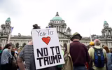 [ẢNH] Hàng chục nghìn người biểu tình chống ông Trump tại Anh
