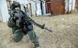 [ẢNH] Nga cho lính đặc nhiệm đem súng máy sát thủ PKP càn quét khủng bố tại Syria