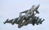 [ẢNH] Chiến đấu cơ vừa rơi mạnh hơn cả J-10 Trung Quốc, khiến MiG-29 Nga và F-16 Mỹ nể phục