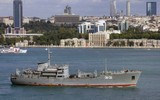 [ẢNH] 25 chiến hạm Nga gầm thét ngoài khơi Syria, tàu chiến Mỹ mang tên lửa Tomahawk lo lắng?
