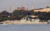 [ẢNH] 25 chiến hạm Nga gầm thét ngoài khơi Syria, tàu chiến Mỹ mang tên lửa Tomahawk lo lắng?