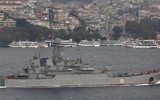 [ẢNH] 25 chiến hạm Nga gầm thét ngoài khơi Syria, tàu chiến Mỹ mang tên lửa Tomahawk lo lắng?