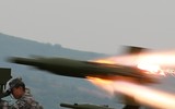 [ẢNH] Bất ngờ xuất hiện tên lửa chống tăng trong kho vũ khí bị thu giữ của phiến quân Syria