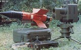 [ẢNH] Bất ngờ xuất hiện tên lửa chống tăng trong kho vũ khí bị thu giữ của phiến quân Syria