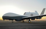 [ẢNH] Đại bàng xám Mỹ đắt gấp hai lần Su-35 Nga bị ngã sấp mặt trên đường băng