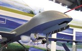 [ẢNH] Đại bàng xám Mỹ đắt gấp hai lần Su-35 Nga bị ngã sấp mặt trên đường băng