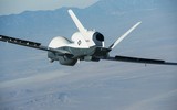 [ẢNH] Đại bàng xám Mỹ đắt gấp hai lần Su-35 Nga bị ngã sấp mặt trên đường băng