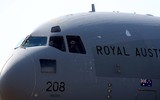 [ẢNH] Máy bay khổng lồ C-17 hạ cánh xuống TP.HCM, bước đột phá của quân đội Việt Nam ra thế giới