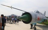 [ẢNH] Hai tiêm kích va nhau đâm xuống đất, khi niềm tự hào của Trung Quốc trở thành 