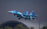 [ẢNH] Tiêm kích Su-27 Ukraine lao xuống đất khi đối đầu giả định với F-15 Mỹ?