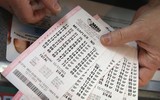[ẢNH] Giải độc đắc xổ số Mega Millions của Mỹ đạt mức kỷ lục 667 triệu USD