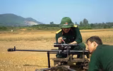 [ẢNH] Súng bắn tỉa hạng nặng 12,7 sản xuất có thể xuyên ngọt xe bọc thép hạng nhẹ