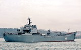 [ẢNH] Chiến hạm đổ bộ xe tăng Nga bất ngờ tới Syria, chiến trường ác liệt trở lại?