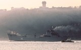 [ẢNH] Chiến hạm đổ bộ xe tăng Nga bất ngờ tới Syria, chiến trường ác liệt trở lại?