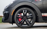[ẢNH] Xe Mini phiên bản John Cooper Works Knights có gì khiến khách hàng chờ đợi