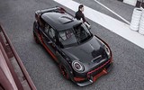 [ẢNH] Xe Mini phiên bản John Cooper Works Knights có gì khiến khách hàng chờ đợi