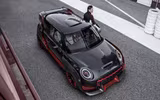 [ẢNH] Xe Mini phiên bản John Cooper Works Knights có gì khiến khách hàng chờ đợi