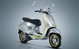 [ẢNH] Xe máy điện Vespa Elettrica về Việt Nam đắt ngang môtô