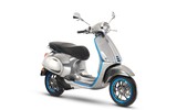 [ẢNH] Xe máy điện Vespa Elettrica về Việt Nam đắt ngang môtô