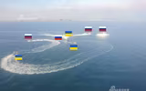 [ẢNH] Chiến hạm Nga, Ukraine đối đầu tại Crimea, súng đã nổ, nguy cơ chiến tranh