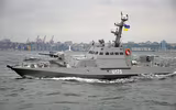 [ẢNH] Chiến hạm Nga, Ukraine đối đầu tại Crimea, súng đã nổ, nguy cơ chiến tranh