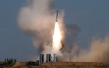 [ẢNH] S-300 Syria vừa khẹt lửa, 1 máy bay và 4 tên lửa Israel bùng cháy, lao xuống đất?