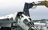 [ẢNH] Căng thẳng với Nga, Ukraine ngửa mặt than trời, giá như đừng phá hủy phi đội 