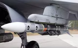 [ẢNH] NATO đem siêu tên lửa không đối không mạnh nhất thế giới lên chiến đấu cơ, Nga lo ngại?