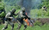 [ẢNH] Ukraine sắp sửa tung đấm thép vào dân quân miền Đông, Nga sẽ ngồi im?