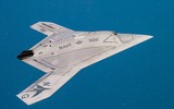[ẢNH] Chưa kịp vào biên chế, Mỹ bàng hoàng khi 'bóng ma hải quân' X-47B đã bị Trung Quốc làm nhái