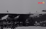 [ẢNH] Việt Nam dùng phi đội C-130 Mỹ để vận tải và ném bom vào đầu Khmer Đỏ