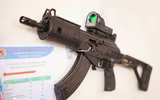 [ẢNH] Bàn giao súng Galil ACE cho Lào, Việt Nam sẽ xuất khẩu súng trường tấn công?