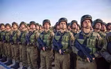 [ẢNH] Bất ngờ khi AK huyền thoại đang bị TAR-21 dần thay thế tại Ukraine