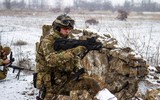[ẢNH] Bất ngờ khi AK huyền thoại đang bị TAR-21 dần thay thế tại Ukraine