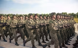 [ẢNH] Bất ngờ khi AK huyền thoại đang bị TAR-21 dần thay thế tại Ukraine