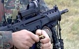 [ẢNH] Bất ngờ khi AK huyền thoại đang bị TAR-21 dần thay thế tại Ukraine