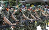 [ẢNH] Cho binh sĩ chặn hàng cứu trợ nhân đạo vào Venezuela, bước đi nguy hiểm nhưng cần thiết cho ông Maduro