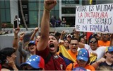 [ẢNH] Cho binh sĩ chặn hàng cứu trợ nhân đạo vào Venezuela, bước đi nguy hiểm nhưng cần thiết cho ông Maduro