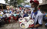 [ẢNH] Ông Guaido cảnh báo quân đội Venezuela chặn hàng cứu trợ là tội ác chống lại loài người