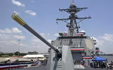 [ẢNH] Khu trục hạm mang sát thủ Tomahawk Mỹ tuần tra áp sát đảo Vành Khăn, đảm bảo tự do hằng hải trên biển Đông