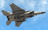 [ẢNH] Chiến thần F-15 Mỹ vừa bất ngờ trút mưa tên lửa xuống biển, vì sao?