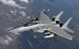 [ẢNH] Chiến thần F-15 Mỹ vừa bất ngờ trút mưa tên lửa xuống biển, vì sao?