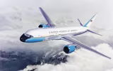 [ẢNH] Lý do chuyên cơ Air Force Two Mỹ đậu tại Đà Nẵng khi Tổng thống Trump đến Hà Nội