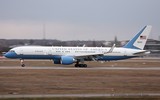 [ẢNH] Lý do chuyên cơ Air Force Two Mỹ đậu tại Đà Nẵng khi Tổng thống Trump đến Hà Nội