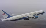 [ẢNH] Lý do chuyên cơ Air Force Two Mỹ đậu tại Đà Nẵng khi Tổng thống Trump đến Hà Nội